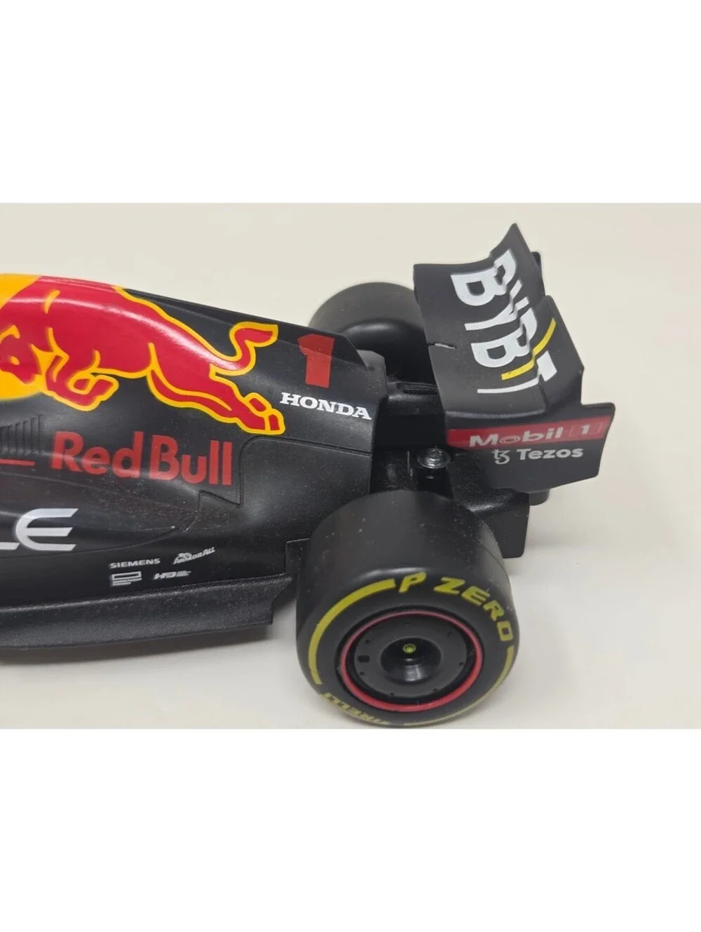 Maisto Oracle Red Bull Racing RB18 2022 F1 RC Car 1:24 Scale Max Verstappen